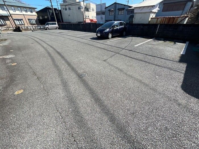 ラ．シャンブルの駐車場