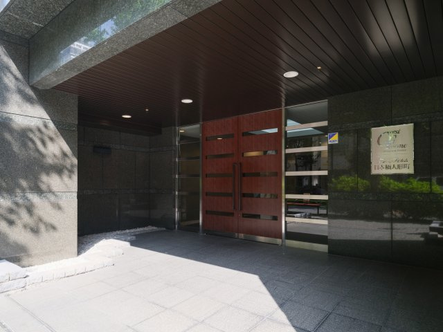 クレストフォルム日本橋人形町のエントランス|「人形町」駅徒歩３分！平成１４年築の耐震基準適合マンション、クレストフォルム日本橋人形町は即日現地案内可能となっておりますので、お気軽にお問い合わせください！