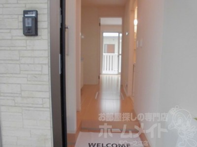 メルベーユ　1号棟の玄関