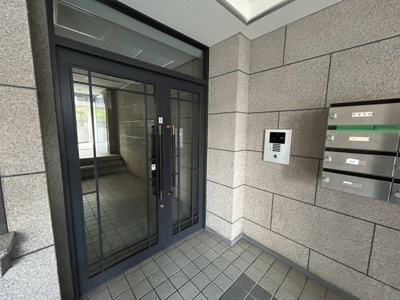 【エントランス】 | グランドメゾン津々山台
