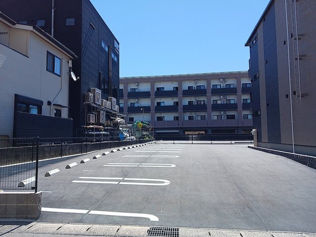 【駐車場】