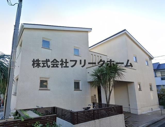 三鷹市下連雀２丁目のアパートの外観