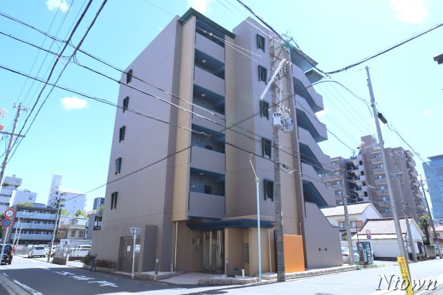 【外観】 | ロイヤルヘリテージ | 外観は落ち着いています