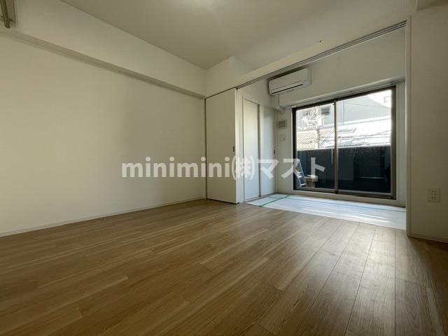 セレニテ谷町六丁目アリエの居間・リビング