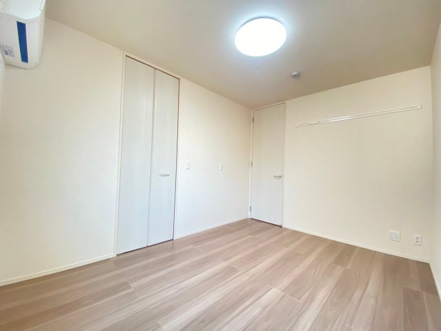 【寝室】 | サンブライト　B | ※同タイプの写真となります。