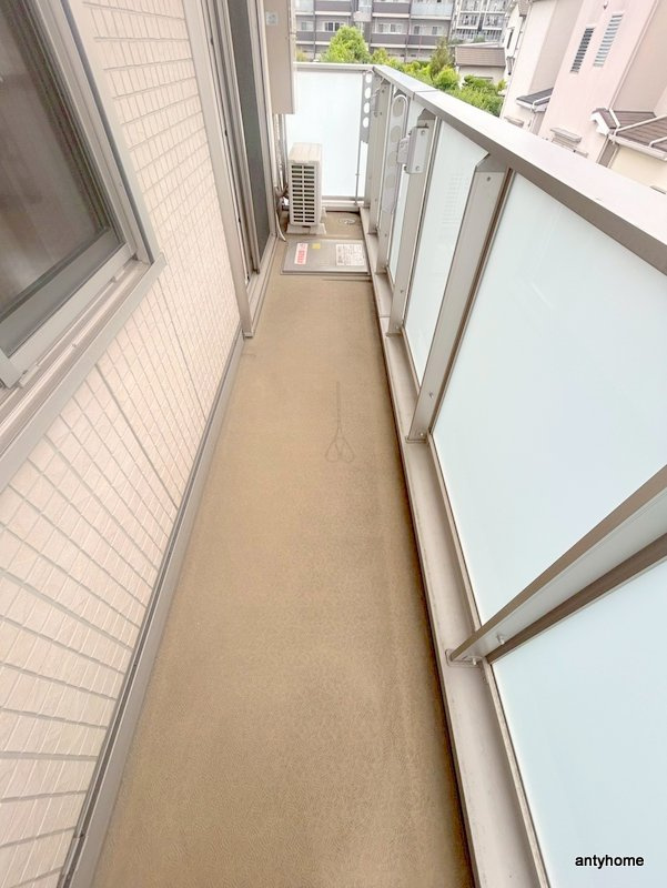 Clarte ESAKAのバルコニー