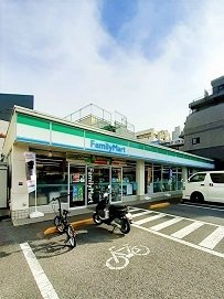 サンヒルズの周辺|ファミリーマート小豆沢一丁目店まで26m