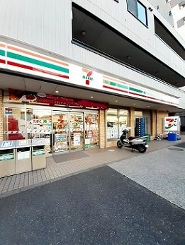 ヴィーヴェレ　赤羽　レジデンスの周辺|セブンイレブン志茂駅前店まで68m