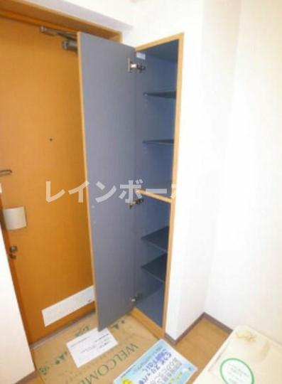 シモンズⅡの玄関