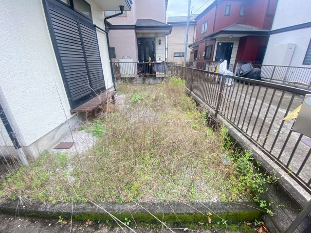 狭山市笹井2丁目　中古戸建の庭