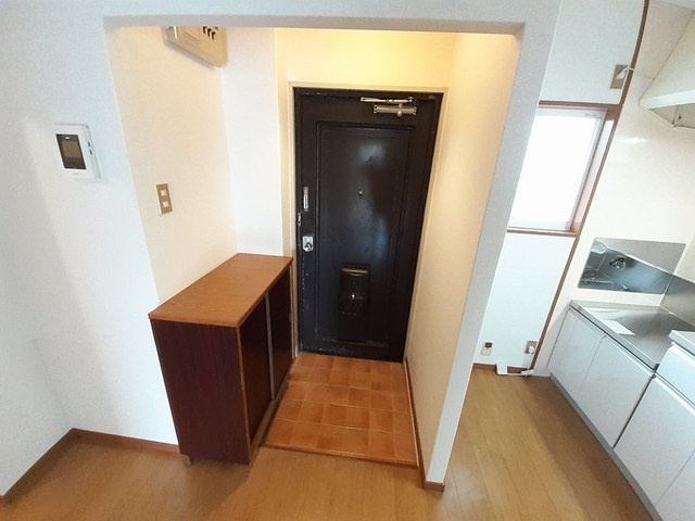 サンシャインハイツの玄関