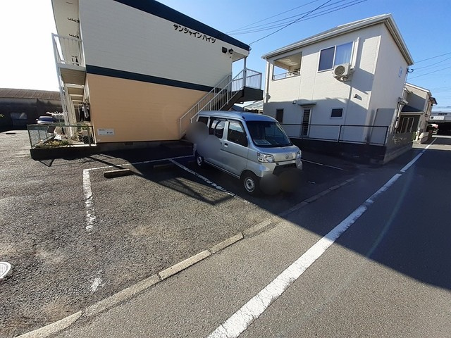サンシャインハイツの駐車場