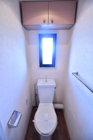 大阪市都島区中野町１丁目の賃貸マンションのトイレ