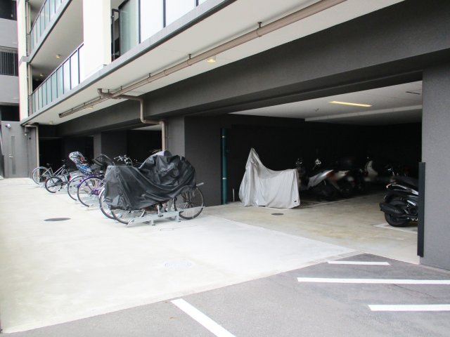 【駐車場】 | レ・ジェイド伏見中書島