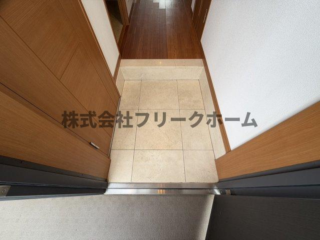 小金井市本町４丁目の賃貸マンションの玄関