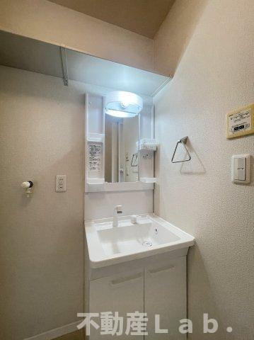 ガーデンコート　Ⅲ棟の洗面所|※同一建物１階のお写真です。