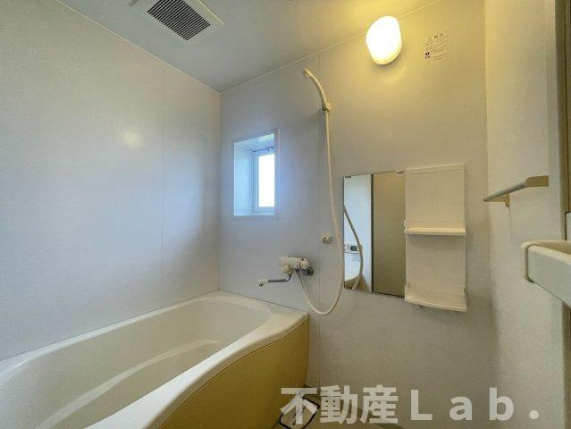 ガーデンコート　Ⅲ棟の浴室|※同一建物１階のお写真です。