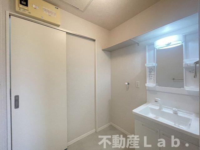 ガーデンコート　Ⅲ棟の洗面所|※同一建物１階のお写真です。