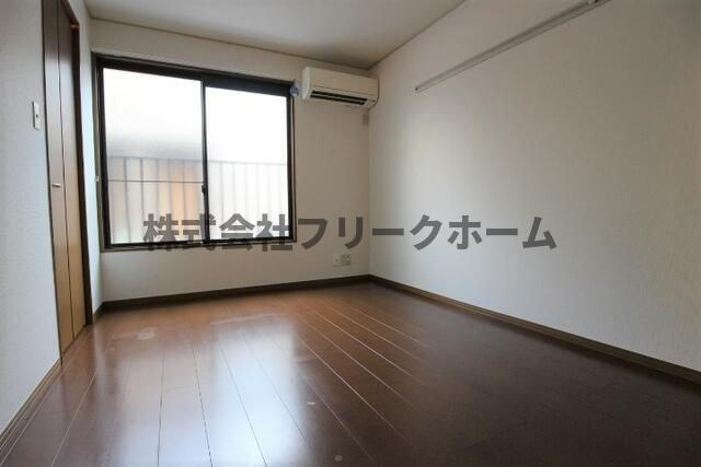 三鷹市上連雀１丁目のアパートの寝室