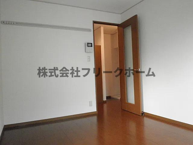 三鷹市上連雀１丁目のアパートの居間・リビング