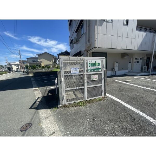 パルタウン小浜の駐車場