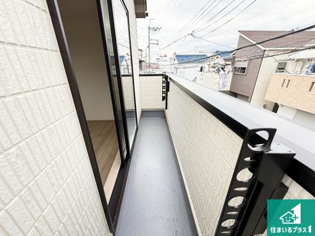 10(土)11(日)12(祝)現地説明会！◆羽曳野市野々上　新築一戸建てのバルコニー|ワイドバルコニーは洗濯物を干すスペースが広いのでご家族が多くても安心！