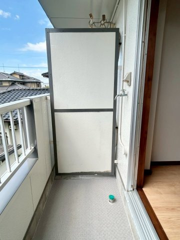 レジデンス中村　A棟のバルコニー|落ち着いた時間を過ごせるバルコニーです