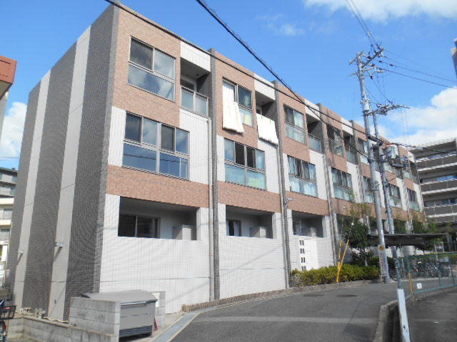 東泉丘タウンハウスの外観