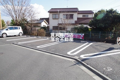 【駐車場】 | ラ・ヴィーブル | 敷地内駐車場完備