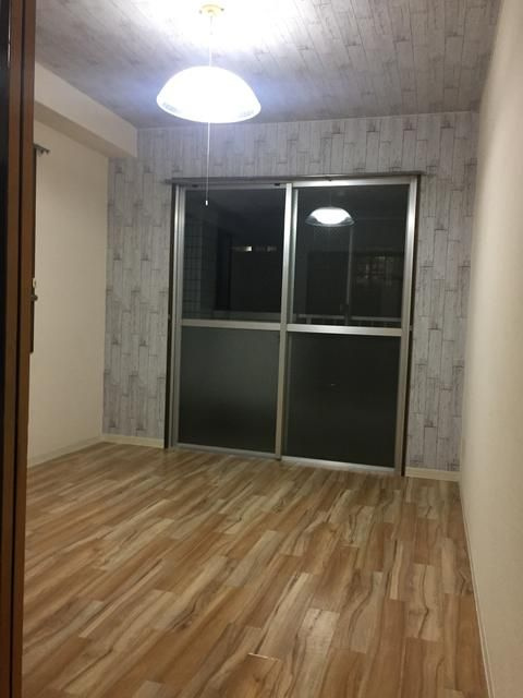 横須賀市二葉２丁目の賃貸マンションの居間・リビング
