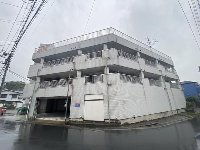 横須賀市二葉２丁目の賃貸マンションの外観