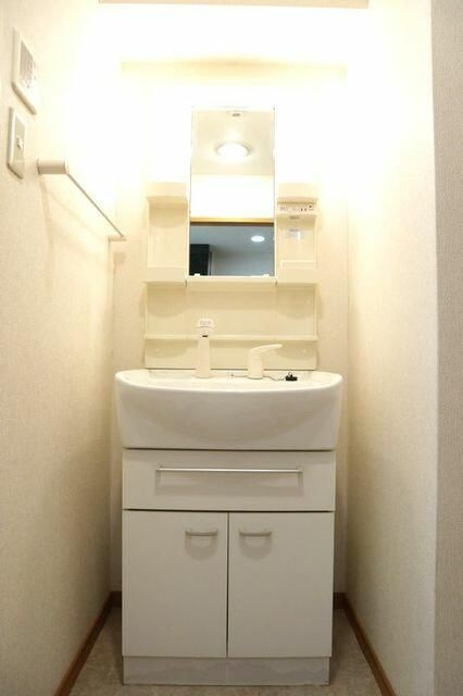 ラフィネ　カヤマ　Ⅰの洗面所