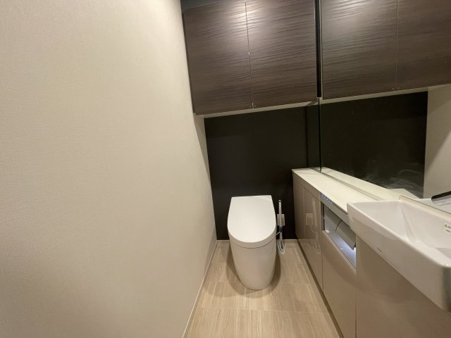 センターマークスタワーのトイレ|暖房便座機能により、寒い時期でもひんやりせず快適に使用できます☆