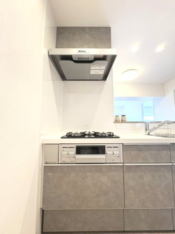 日商岩井高槻マンションのキッチン|コンパクトなキッチンで掃除もラクラクです。