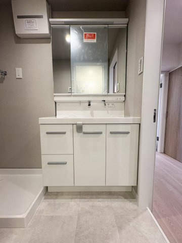 日商岩井高槻マンションの独立洗面台