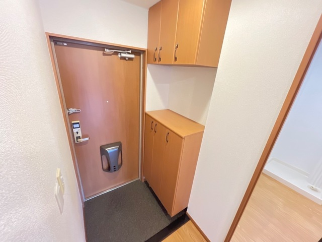 アバンサールの玄関