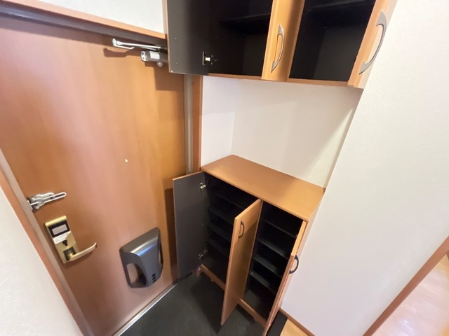 アバンサールの玄関