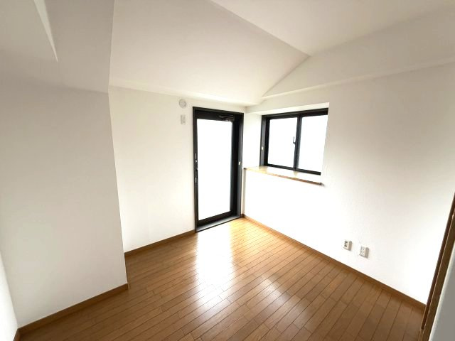 胡録台マンションの洋室