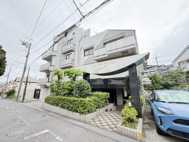 胡録台マンションの外観
