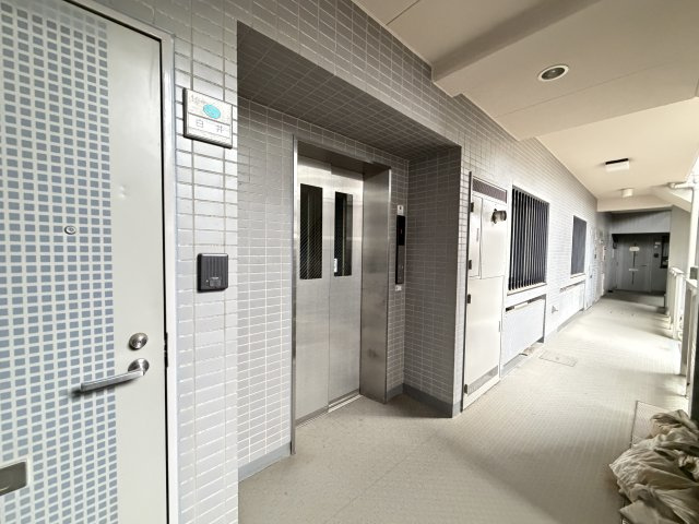 胡録台マンションのロビー