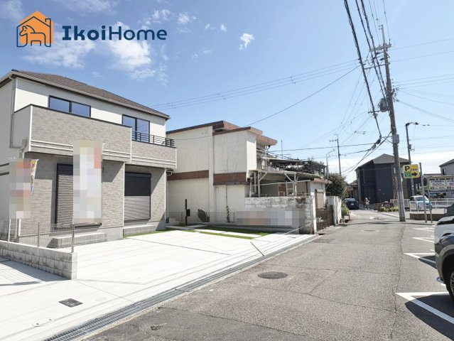 明石市魚住町西岡　全３棟A号棟　新築戸建の前面道路含む現地写真|【ホームページに現地動画掲載中】●年中無休：当日予約可●南西側の前面道路幅員約4ｍ！交通量少ないです