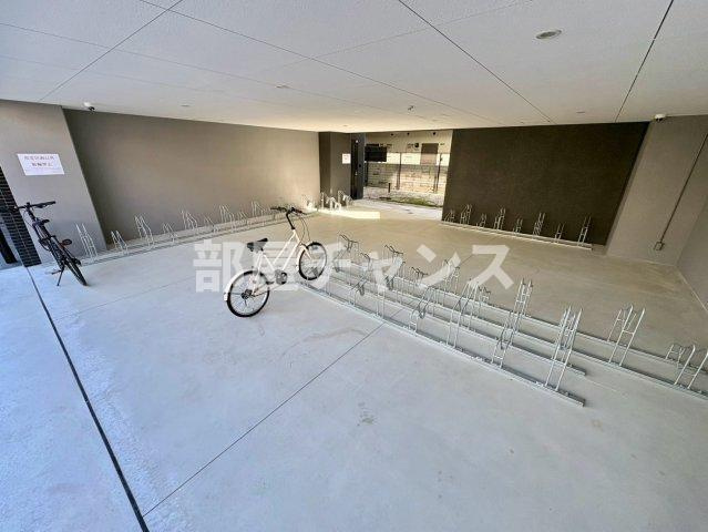 プレリス太閤通セルシアの駐車場