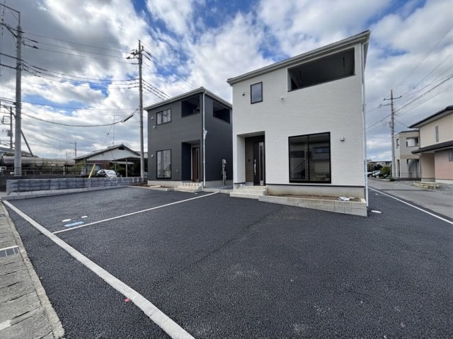 【Cradle garden】栃木市箱森町　第6の前面道路含む現地写真|〇2号棟・3号棟〇
スーパーやコンビニなど、毎日の生活に欠かせない利便施設を今から現地で確認されることをおススメします。
もちろん弊社営業がご案内する事も可能です！
※2026年9月撮影