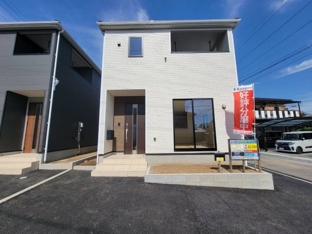 【Cradle garden】栃木市箱森町　第6の外観|〇2号棟【4LDK+カースペース2台】
使い勝手の良い水回り動線と主寝室が魅力♪家族それぞれの個室が持てるプライバシーを考慮した設計です。
※2026年9月撮影