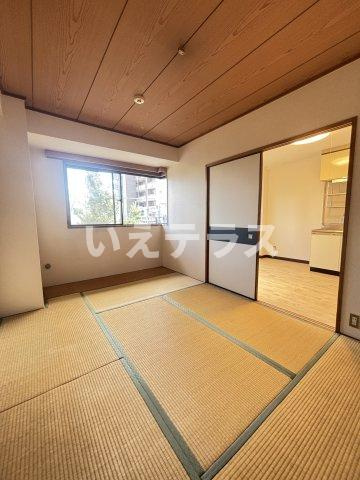 サングレイス山手館の和室