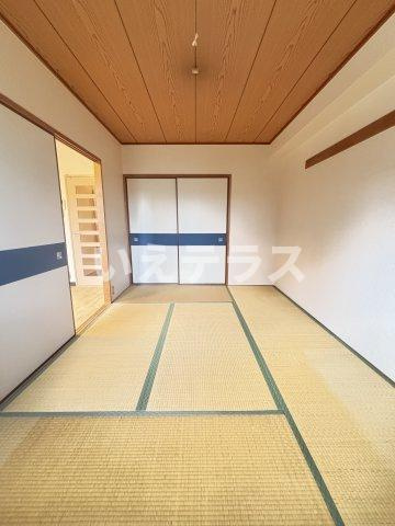 サングレイス山手館の和室