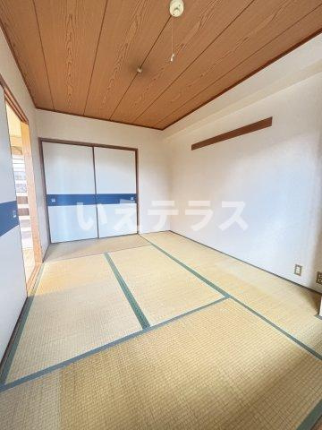 サングレイス山手館の和室