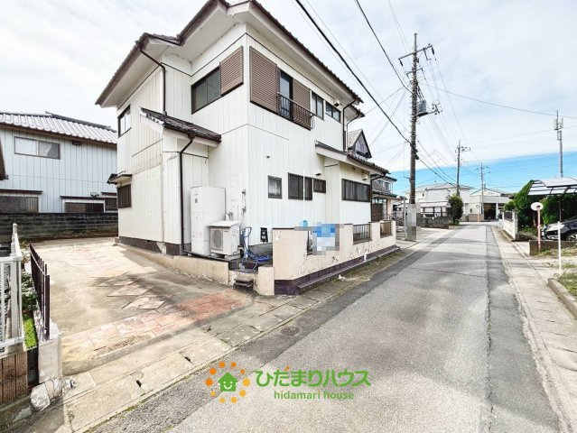 古河市三杉町２丁目　中古一戸建ての前面道路含む現地写真|2026/10/06　撮影