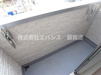 【バルコニー】 | メゾン本千葉 | 開放的で明るい空間を演出してくれるバルコニーです