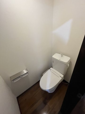 レジデンス中村B棟のトイレ|清潔感のあるトイレです